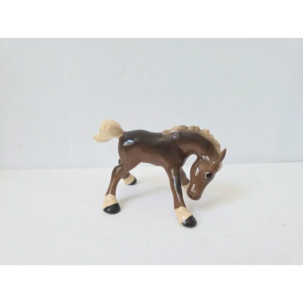 Vintage Hagen Renaker DW head down foal 1952 dark brown